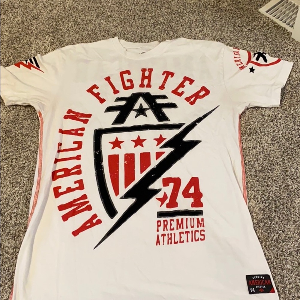 Men’s XL American fighter shirt.